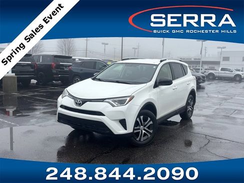 Used 2016 Toyota RAV4 LE image 1