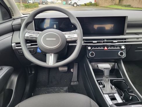 New 2026 Hyundai Tucson SEL image 16