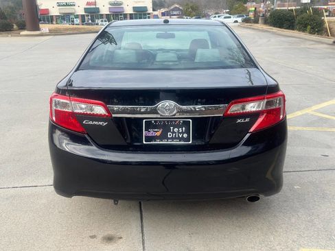 Used 2014 Toyota Camry XLE w/ Leather Package FWD image 16