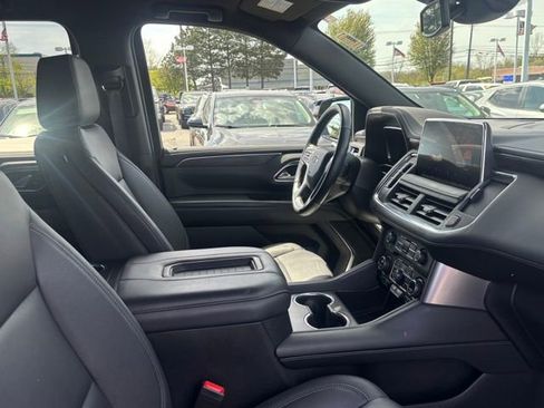 Used 2023 Chevrolet Suburban Z71 w/ Luxury Package AWD/4WD image 14