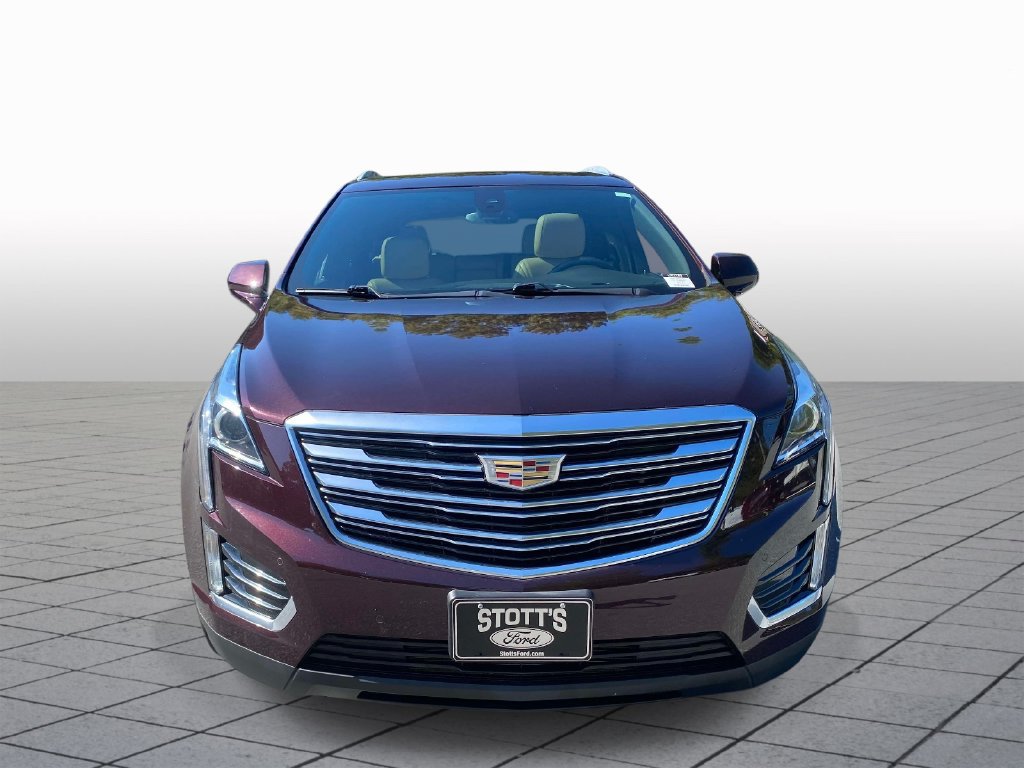 Used 2018 Cadillac XT5 Luxury w/ Driver Awareness Package FWD image 2