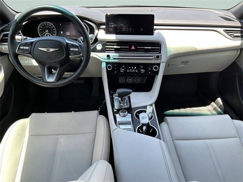 Used 2025 Genesis G70 2.5T image 9