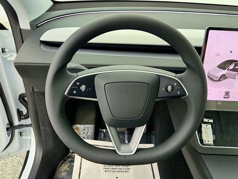 Used 2026 Tesla Model Y Long Range image 13