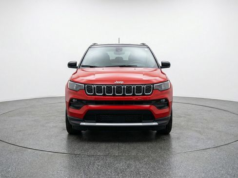 Used 2025 Jeep Compass Limited AWD/4WD image 2