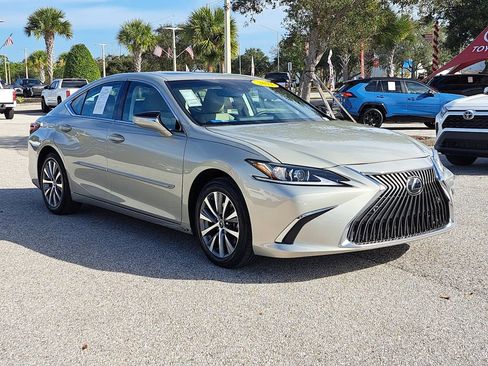 Used 2021 Lexus ES 350 w/ Premium Package image 2