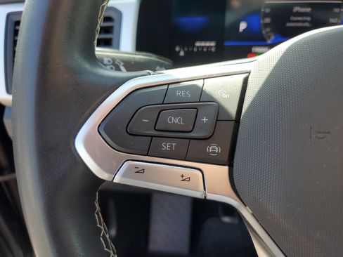 Used 2023 Volkswagen Atlas SE image 28