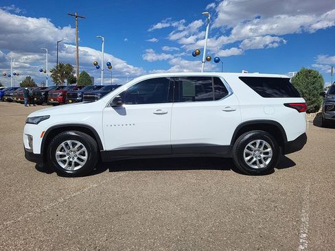 Used 2023 Chevrolet Traverse LS image 5