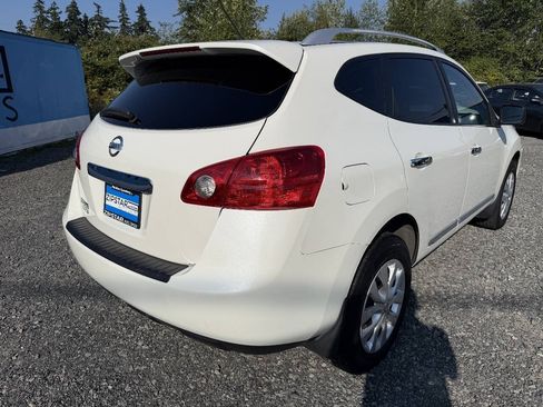 Used 2014 Nissan Rogue S w/ Convenience Package FWD image 3