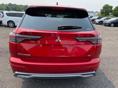 New 2025 Mitsubishi Outlander SE