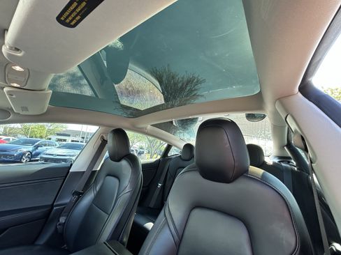 Used 2018 Tesla Model 3 Long Range RWD image 19