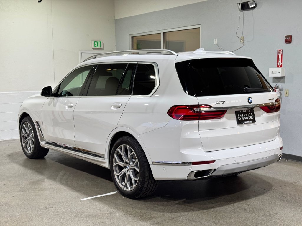Used 2021 BMW X7 xDrive40i w/ Premium Package AWD/4WD image 6