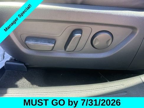 Used 2025 MAZDA CX-50 AWD 2.5 Hybrid w/ Premium Pkg image 16