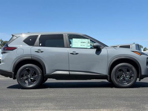 New 2026 Nissan Rogue SV FWD image 3