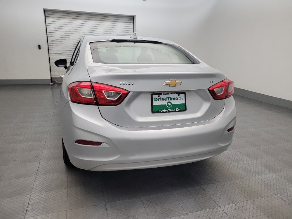 Used 2018 Chevrolet Cruze LT w/ Convenience Package FWD image 6