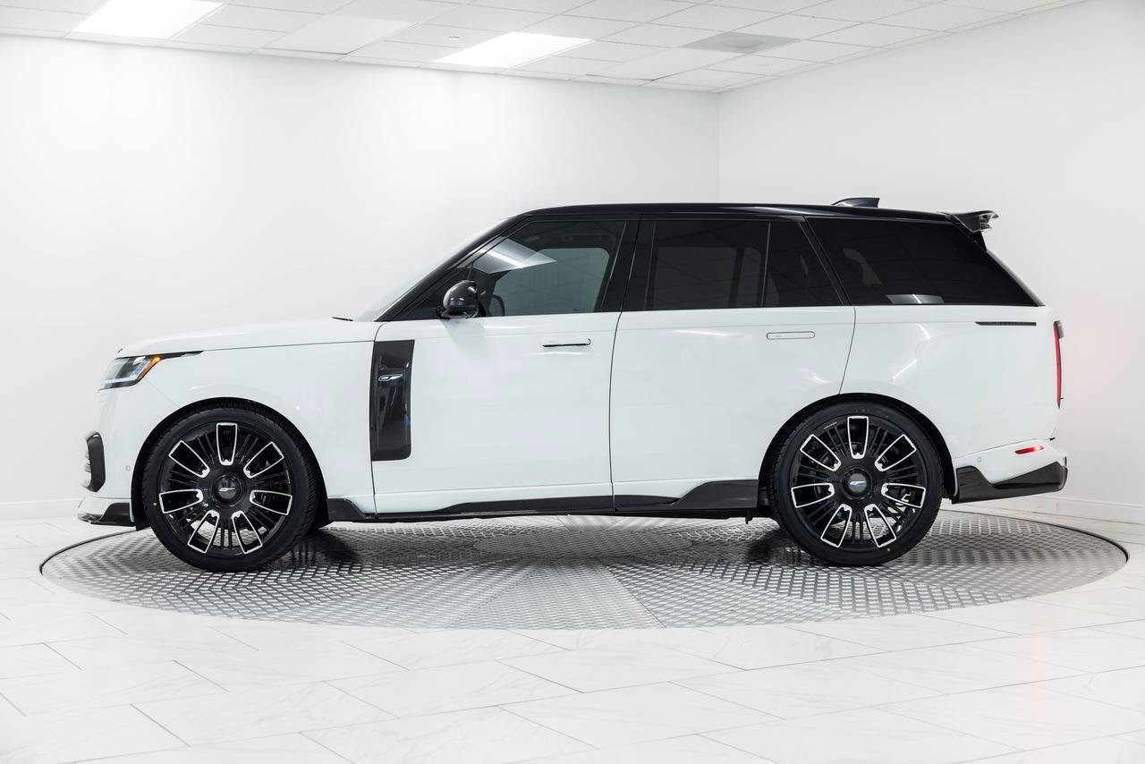 Used 2025 Land Rover Range Rover SE AWD/4WD image 4