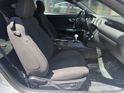 Used 2018 Ford Mustang GT RWD image 14