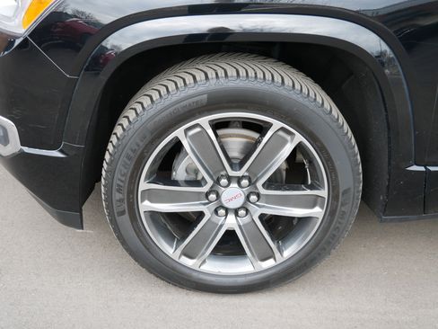 Used 2017 GMC Acadia Denali w/ Technology Package image 4