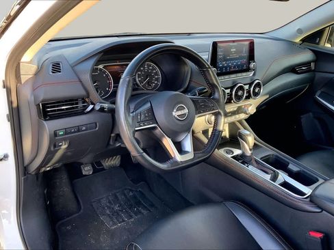 Used 2025 Nissan Sentra SR w/ SR Premium Package FWD image 18