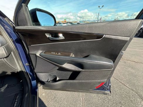 Used 2019 Kia Sorento LX image 10