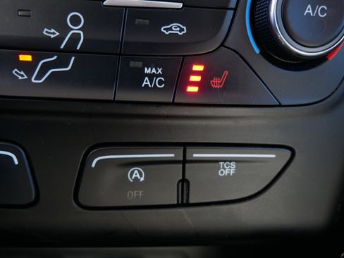 Certified 2017 Ford Escape Titanium image 32