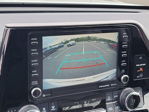 Used 2022 Toyota Highlander XLE image 33