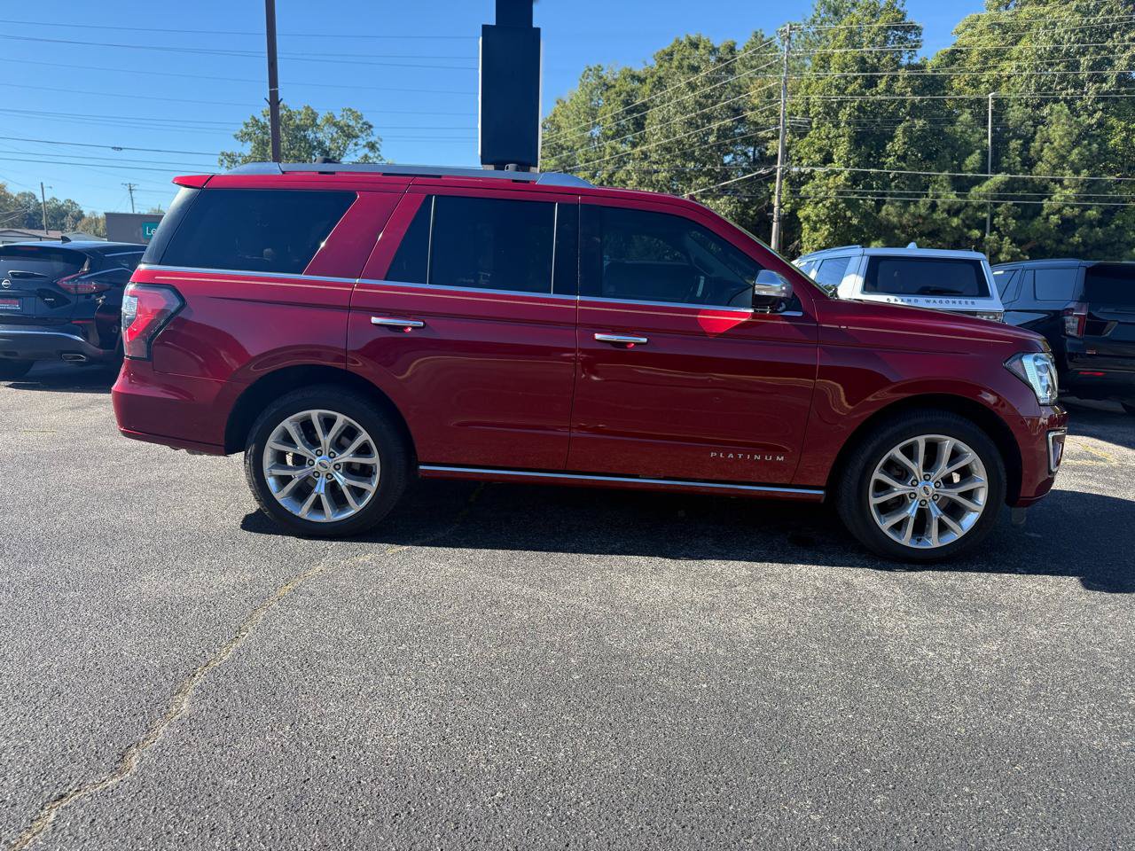 Used 2019 Ford Expedition Platinum AWD/4WD image 4