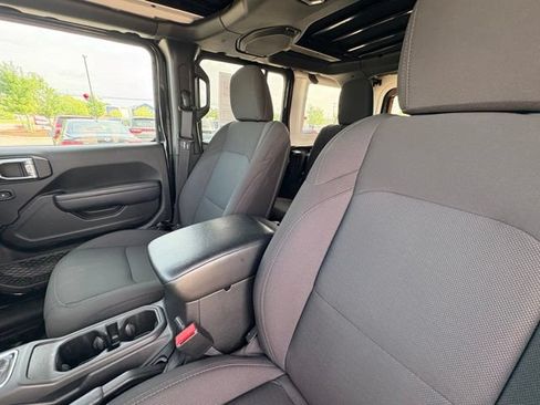 Used 2022 Jeep Wrangler Unlimited Sport w/ Sun And Sound Package AWD/4WD image 23