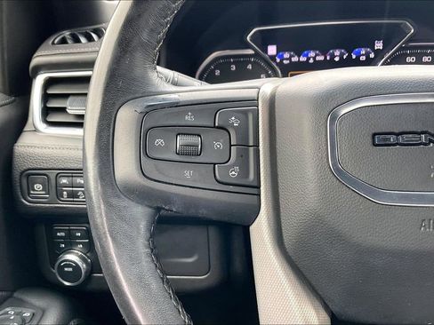 Used 2021 GMC Yukon XL Denali w/ LPO, Illumination Package AWD/4WD image 10