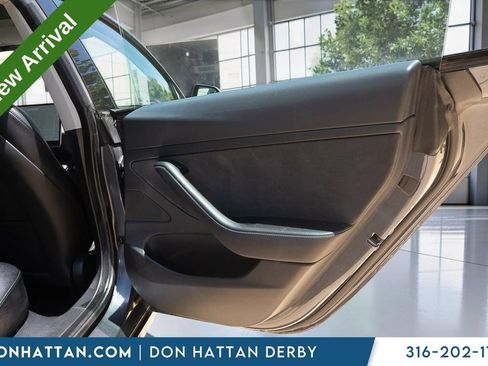 Used 2021 Tesla Model 3 Standard Range Plus RWD image 19