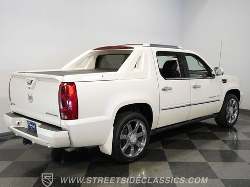 Used 2009 Cadillac Escalade EXT image 14