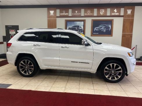 Used 2017 Jeep Grand Cherokee Overland image 8