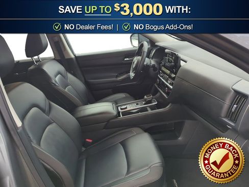 Used 2025 Nissan Pathfinder SL image 22