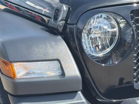 Used 2024 Jeep Wrangler Sport AWD/4WD image 29
