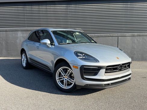 Certified 2026 Porsche Macan image 12