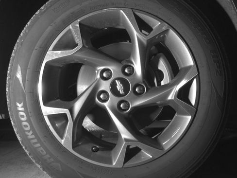 Used 2025 Chevrolet Trax LT FWD image 13