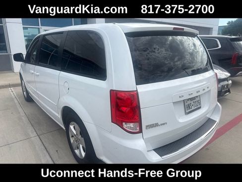 Used 2016 Dodge Grand Caravan SE w/ Quick Order Package 29E SE FWD image 3