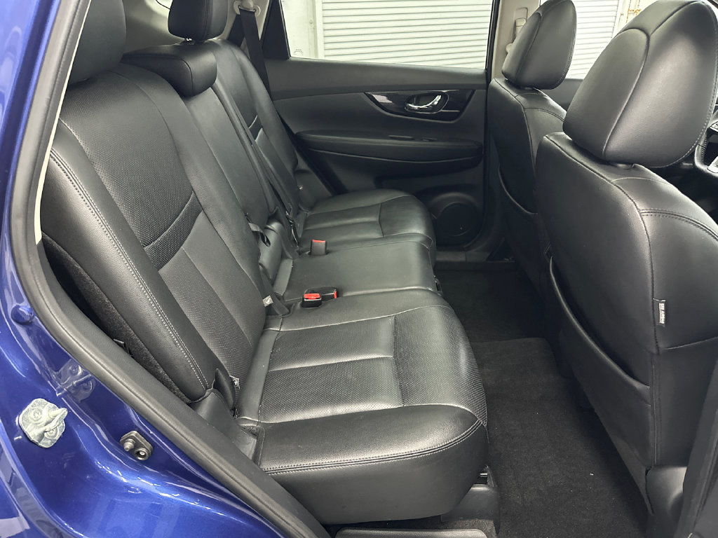 Used 2020 Nissan Rogue SL w/ Premium Package AWD/4WD image 17