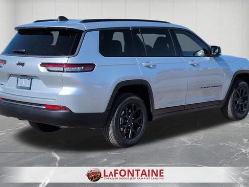 New 2026 Jeep Grand Cherokee L Laredo image 5