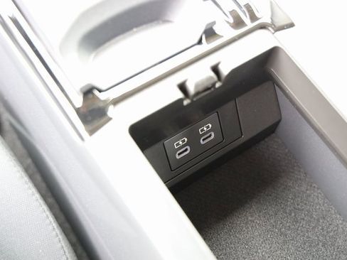 New 2026 Toyota Prius LE image 21