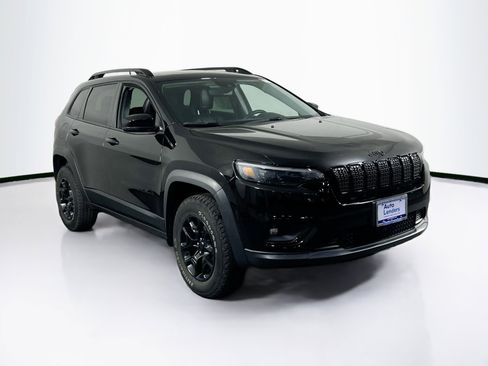 Used 2022 Jeep Cherokee Latitude w/ Sun & Sound Group AWD/4WD image 3