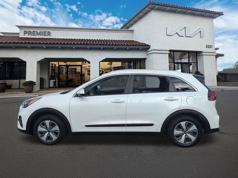Certified 2022 Kia Niro LX image 5