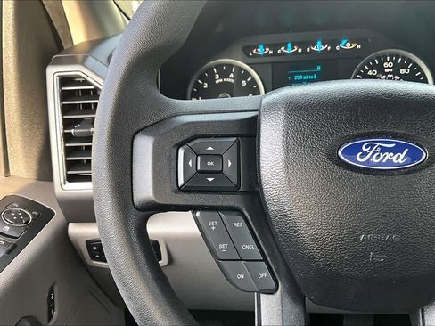 Used 2016 Ford F150 XLT RWD image 24