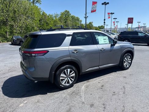 New 2026 Nissan Pathfinder SL FWD image 6