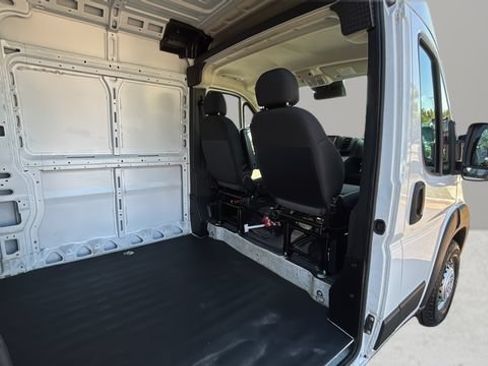 Used 2025 RAM ProMaster 2500 w/ Convenience Group FWD image 34