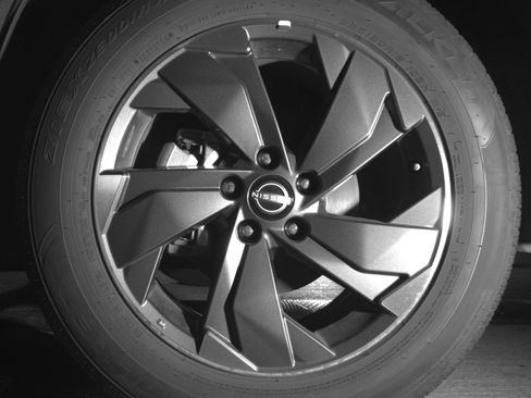 Used 2025 Nissan Rogue SV FWD image 12