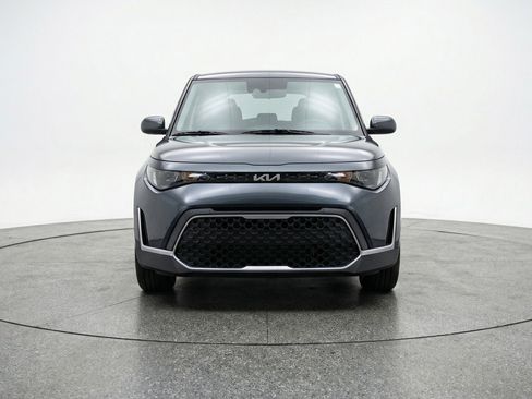 Used 2025 Kia Soul LX w/ LX Technology Package image 2
