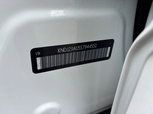 Used 2025 Kia Soul LX w/ LX Technology Package image 27