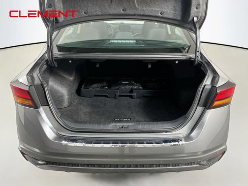 Used 2023 Nissan Altima 2.5 SV FWD image 10