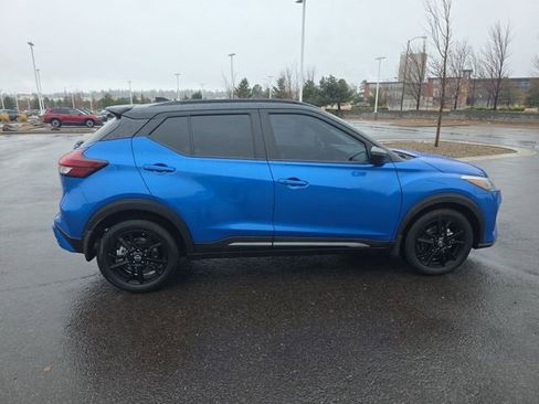Used 2023 Nissan Kicks SR image 2