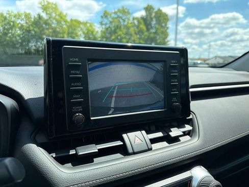Used 2019 Toyota RAV4 LE w/ All Weather Liner Package AWD/4WD image 28